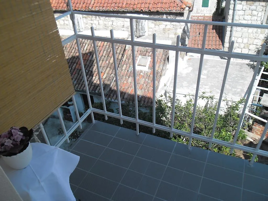 Apartment Ana Split 0*,